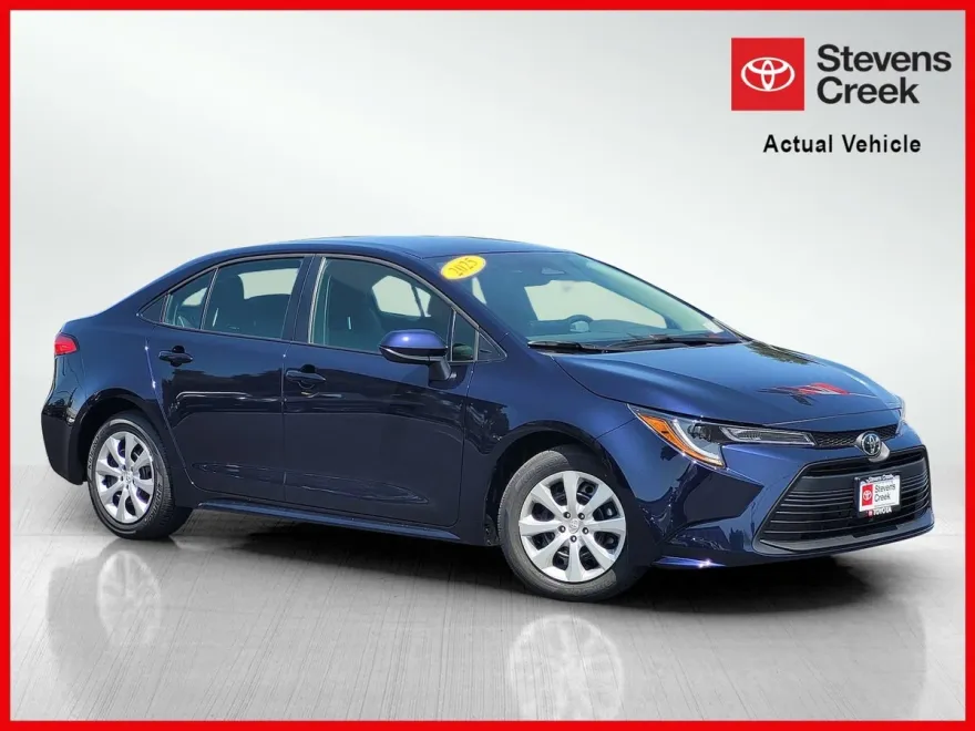2025 Toyota Corolla LE photo 1