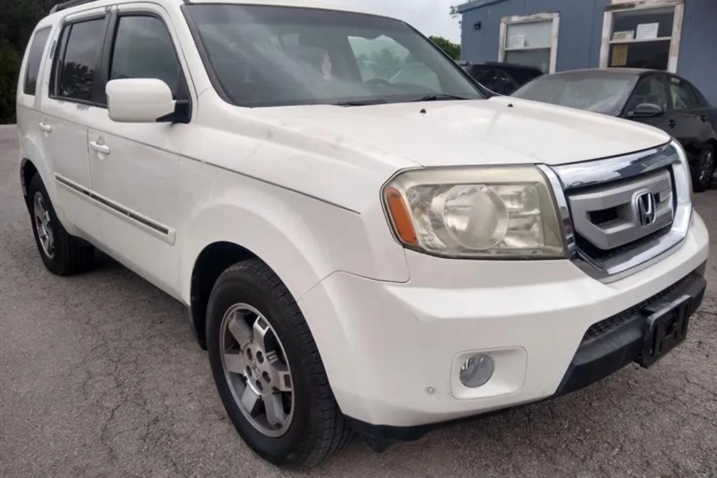 2011 Honda Pilot Touring photo 1