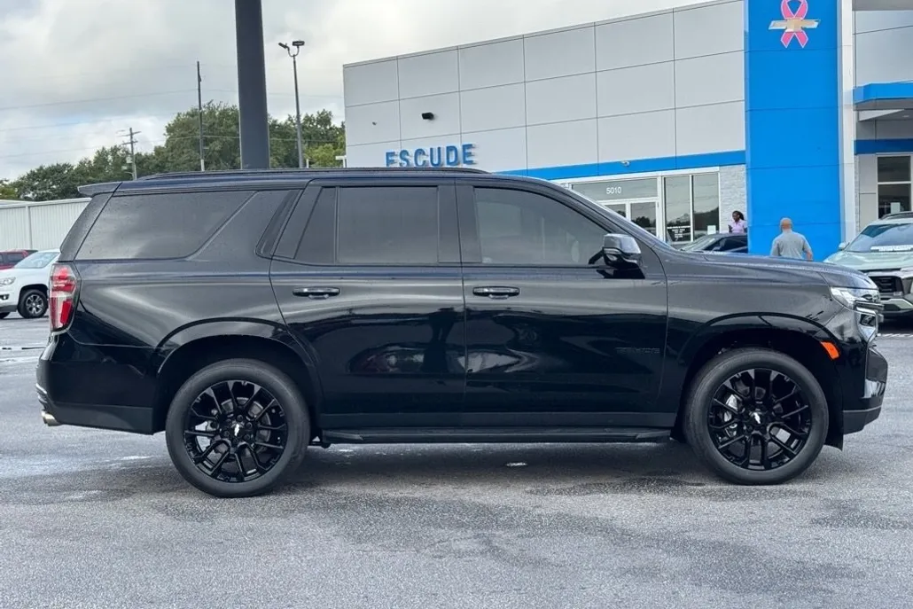 2022 Chevrolet Tahoe RST photo 1