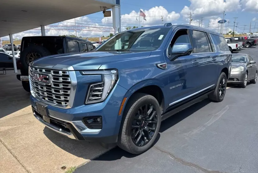 2025 Gmc Yukon XL Denali photo 1