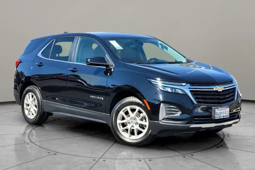 2023 Chevrolet Equinox LT photo 1