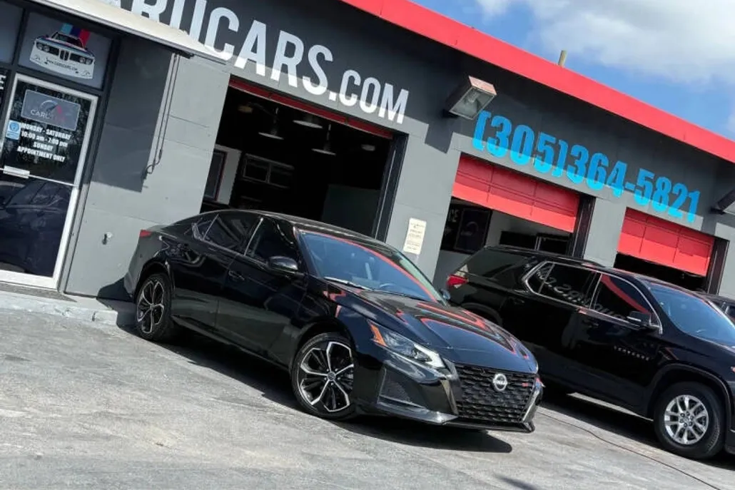 2024 Nissan Altima 2.5 SR photo 1
