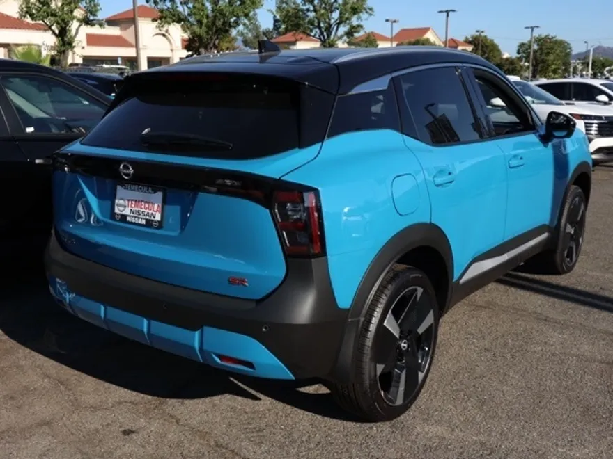 2025 Nissan Kicks SR photo 1