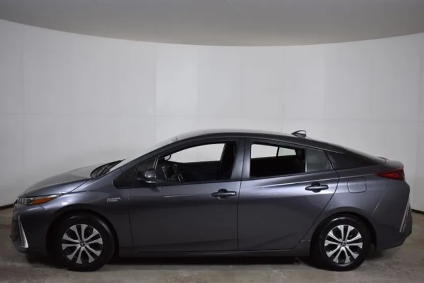 2022 Toyota Prius Prime XLE photo 1