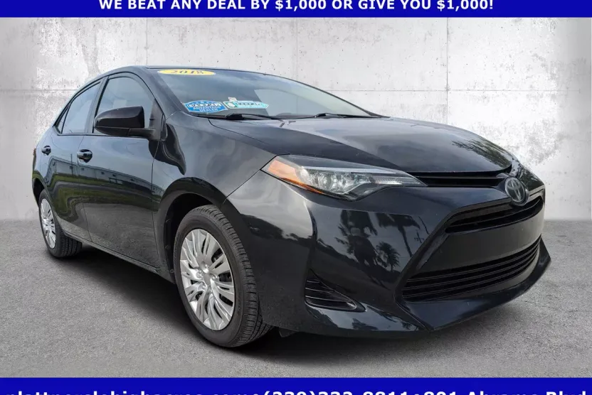 2018 Toyota Corolla LE photo 1