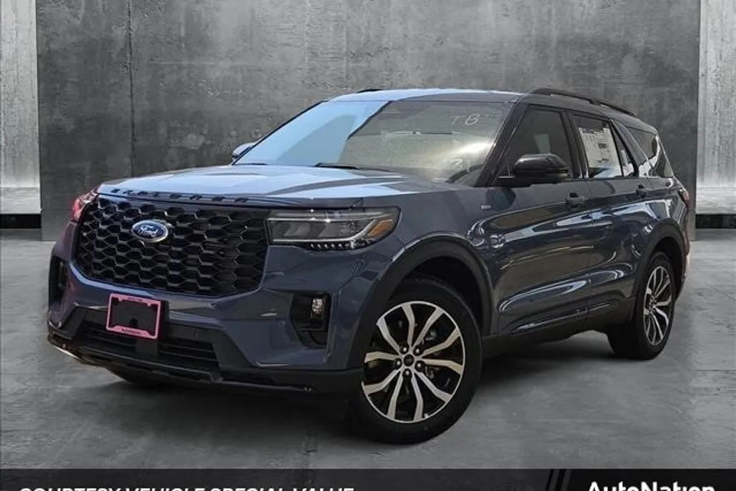 2025 Ford Explorer ST-Line photo 1