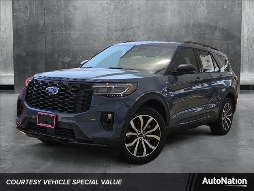 2025 Ford Explorer ST-Line photo 1