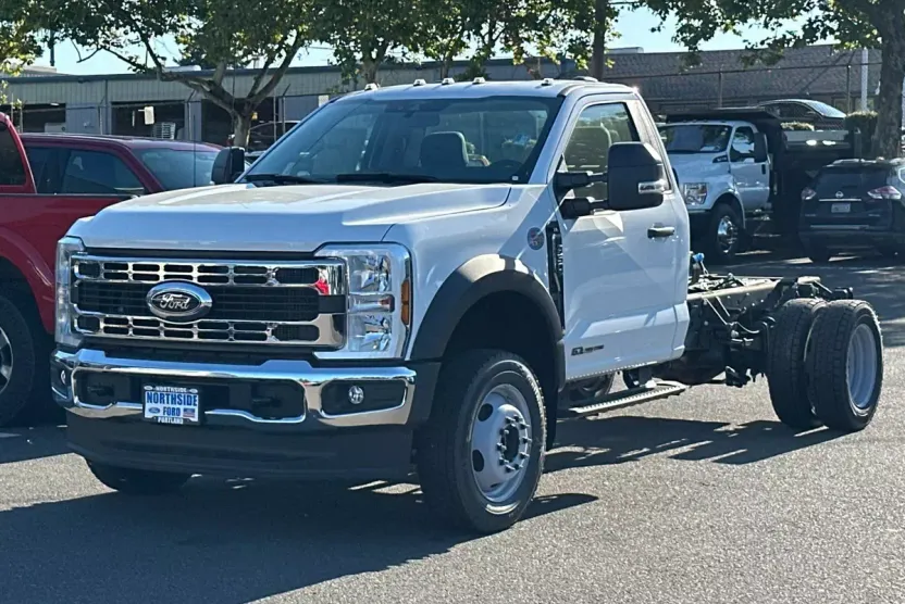 2024 Ford F-450 photo 1