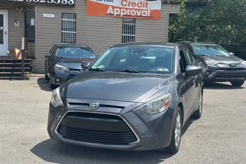 2018 Toyota Yaris iA photo 1
