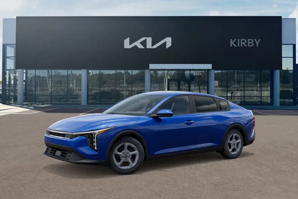 2025 Kia K4 LXS photo 1