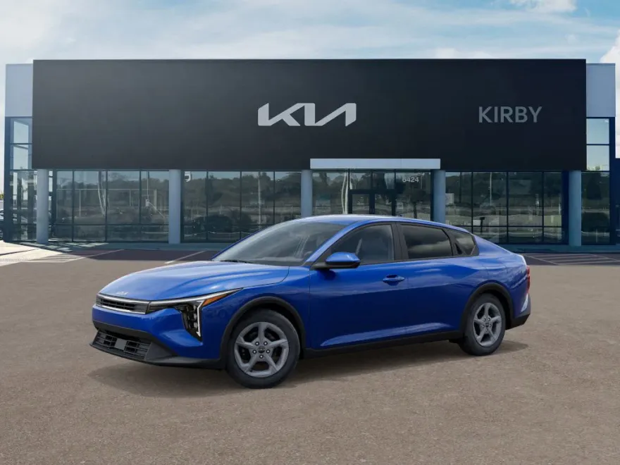 2025 Kia K4 LXS photo 1