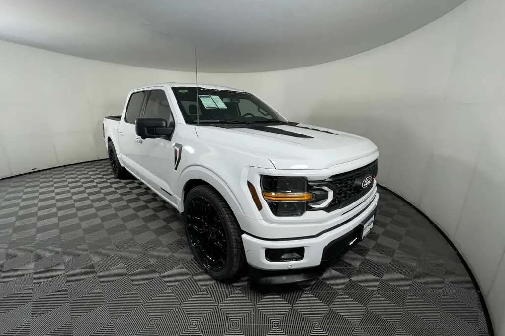 2024 Ford F-150 XLT photo 1
