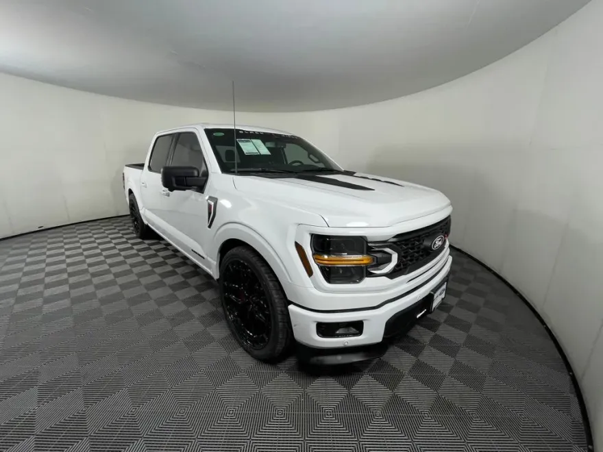 2024 Ford F-150 XLT photo 1