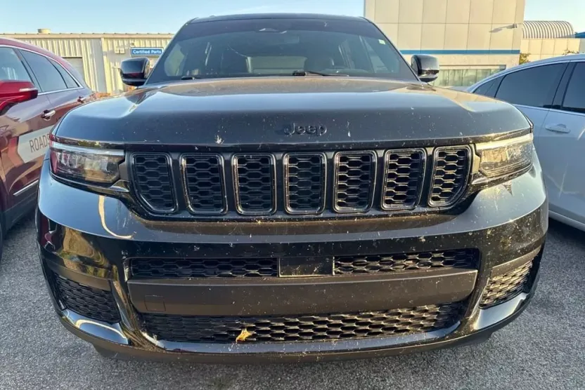 2021 Jeep Grand Cherokee Altitude photo 1