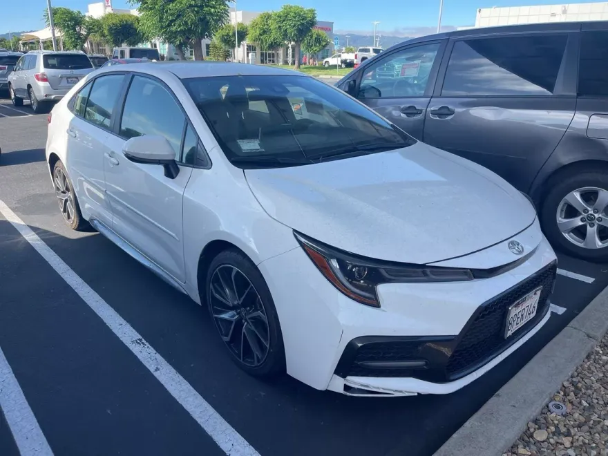 2020 Toyota Corolla SE photo 1