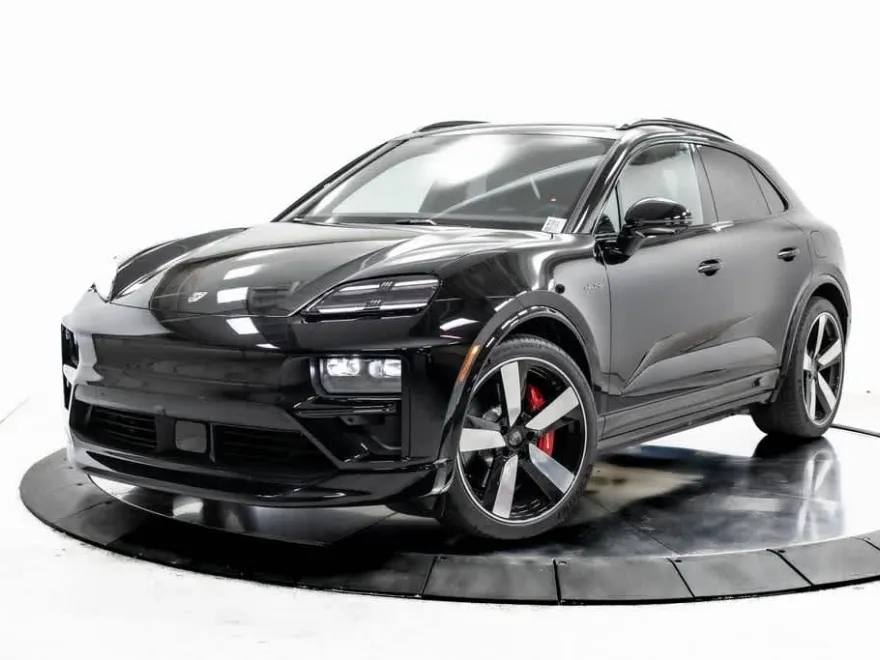 2025 Porsche Macan Electric Turbo photo 1