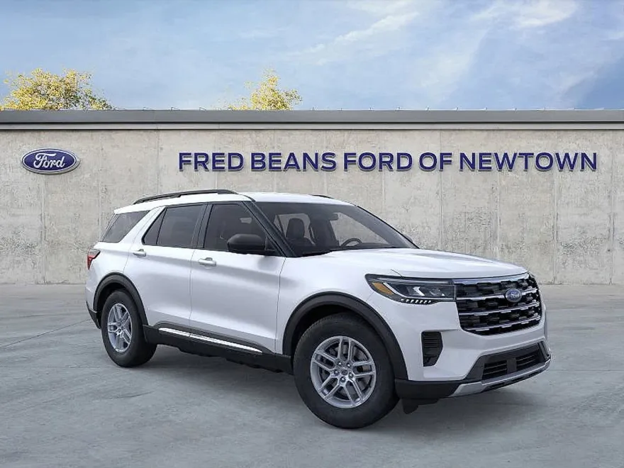 2025 Ford Explorer photo 1