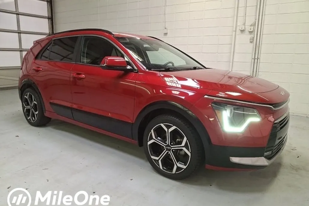 2023 Kia Niro EX Touring photo 1