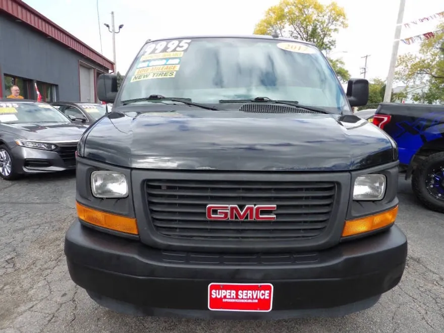 2017 Gmc Savana 2500 Cargo photo 1