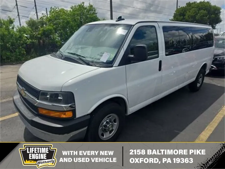 2024 Chevrolet Express Passenger 3500 LT photo 1