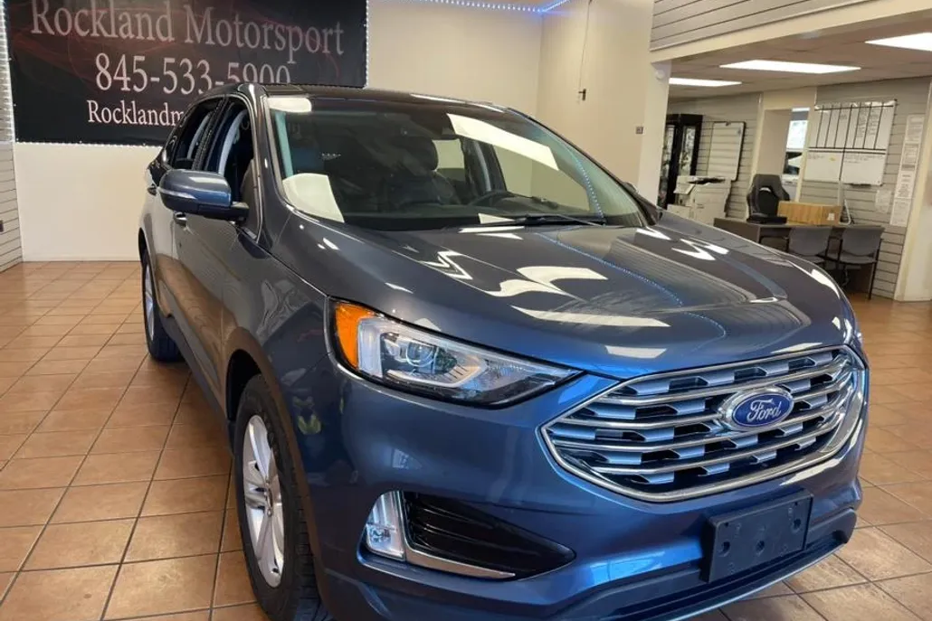 2019 Ford Edge SEL photo 1
