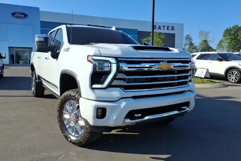 2024 Chevrolet Silverado 3500HD High Country photo 1