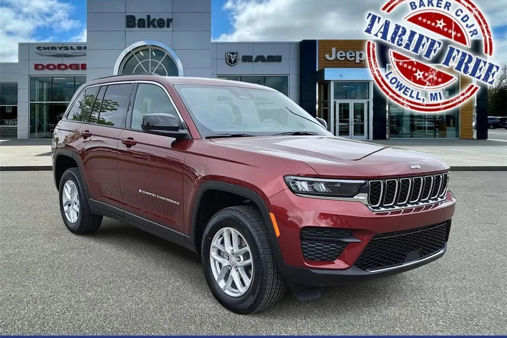 2025 Jeep Grand Cherokee Laredo photo 1
