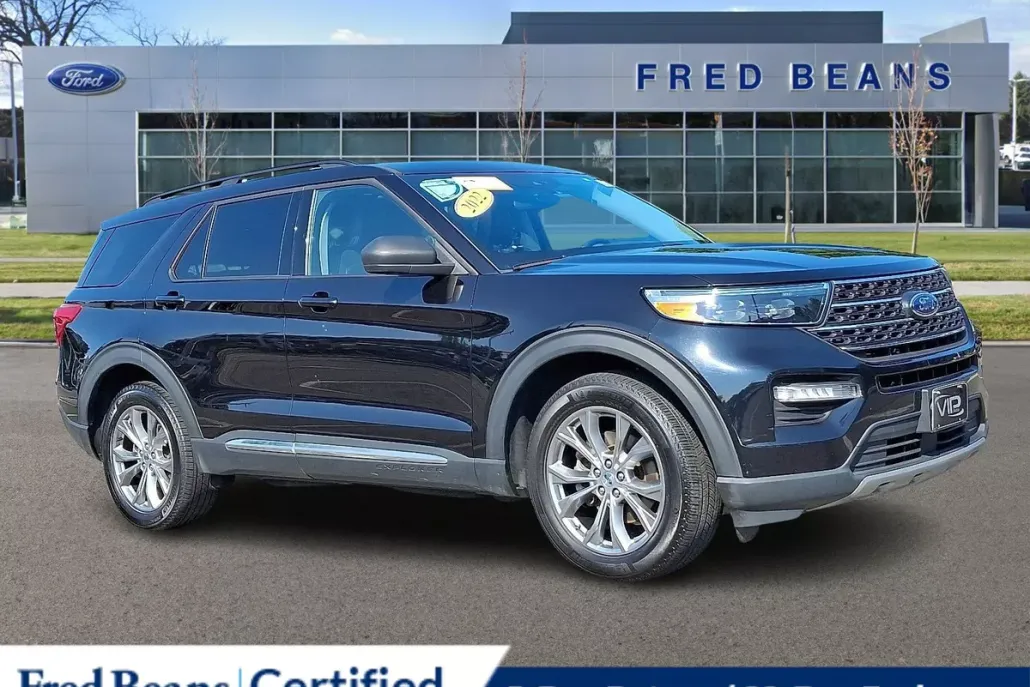2022 Ford Explorer XLT photo 1