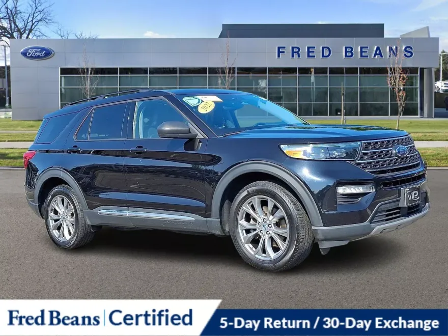 2022 Ford Explorer XLT photo 1
