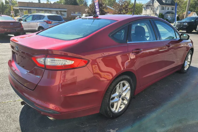 2013 Ford Fusion SE photo 1