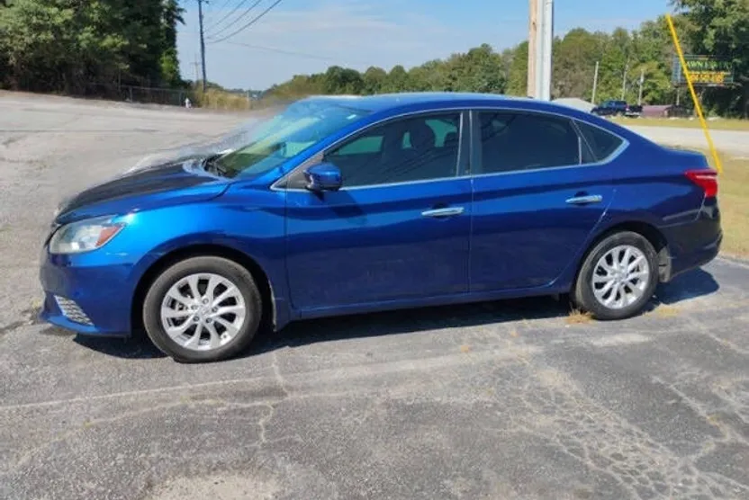 2017 Nissan Sentra SV photo 1