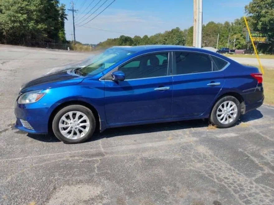2017 Nissan Sentra SV photo 1