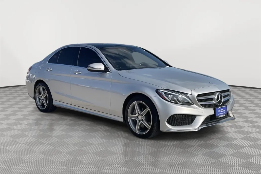 2017 Mercedes Benz C 300 Sedan photo 1
