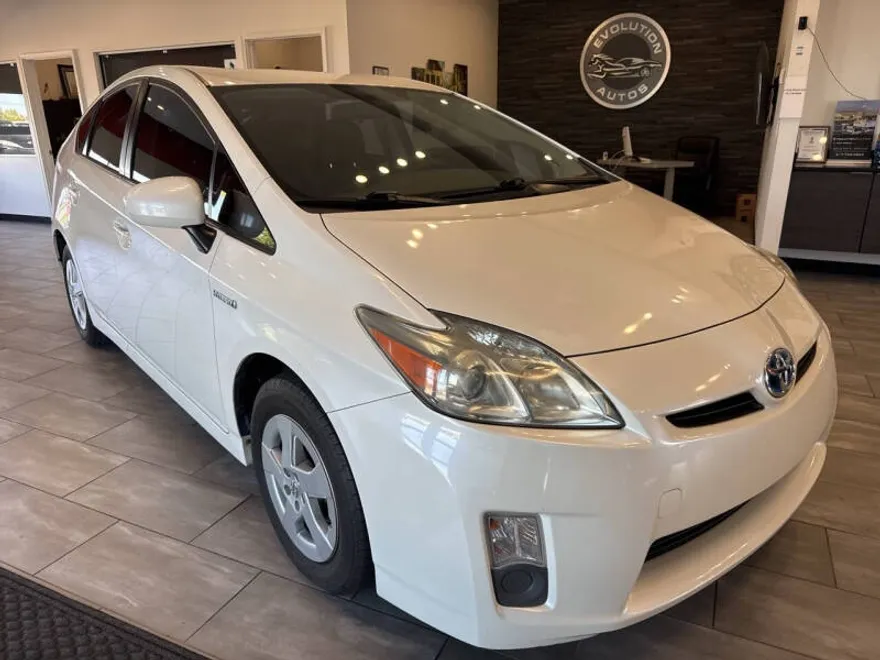 2011 Toyota Prius Two photo 1