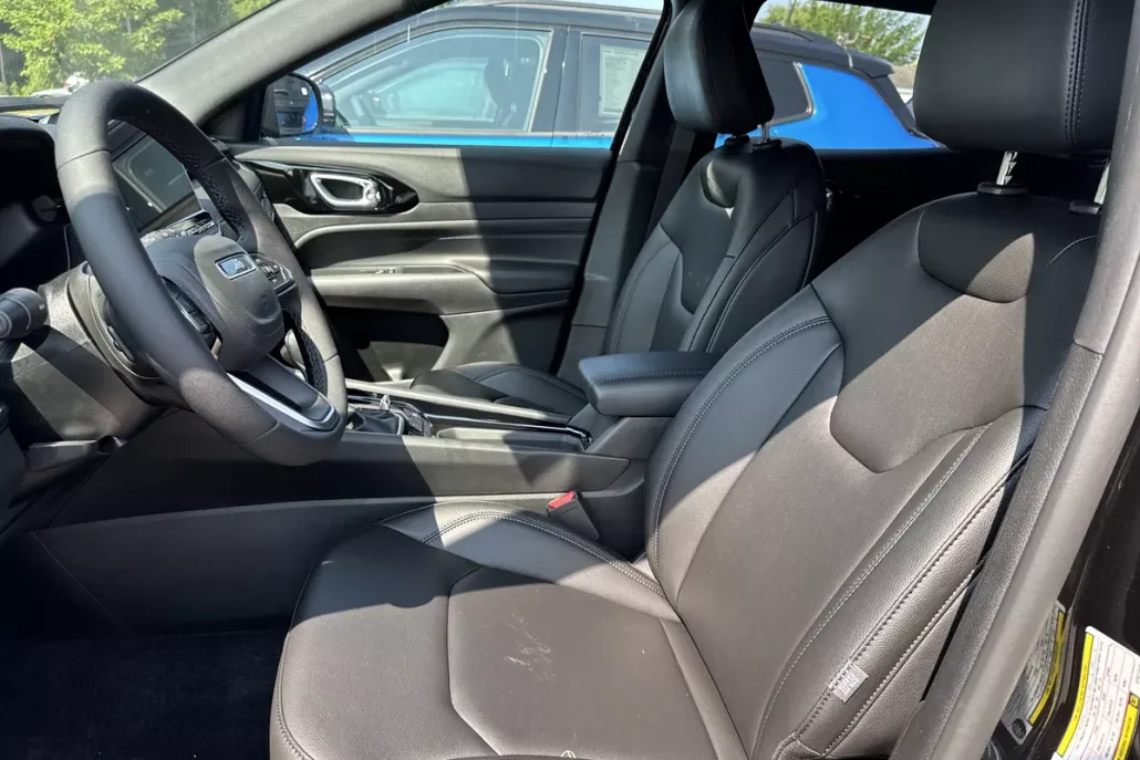 2025 Jeep Compass Limited photo 1
