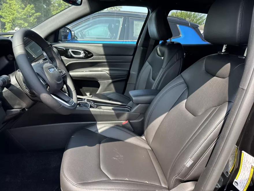 2025 Jeep Compass Limited photo 1