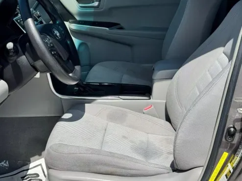 2015 Toyota Camry LE photo 4