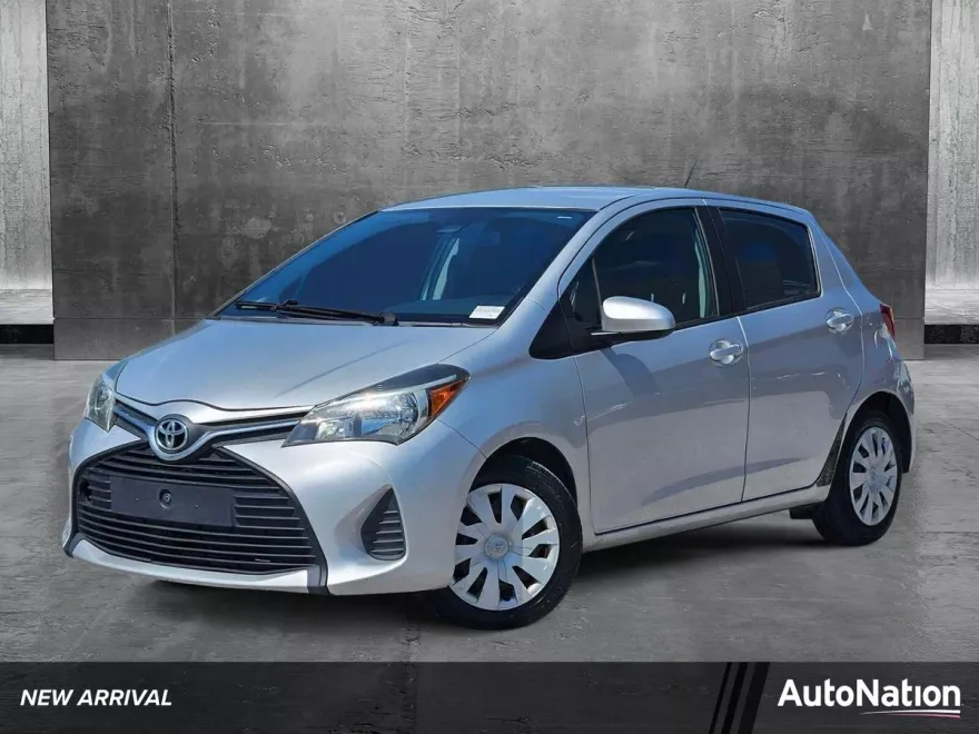 2017 Toyota Yaris L photo 1