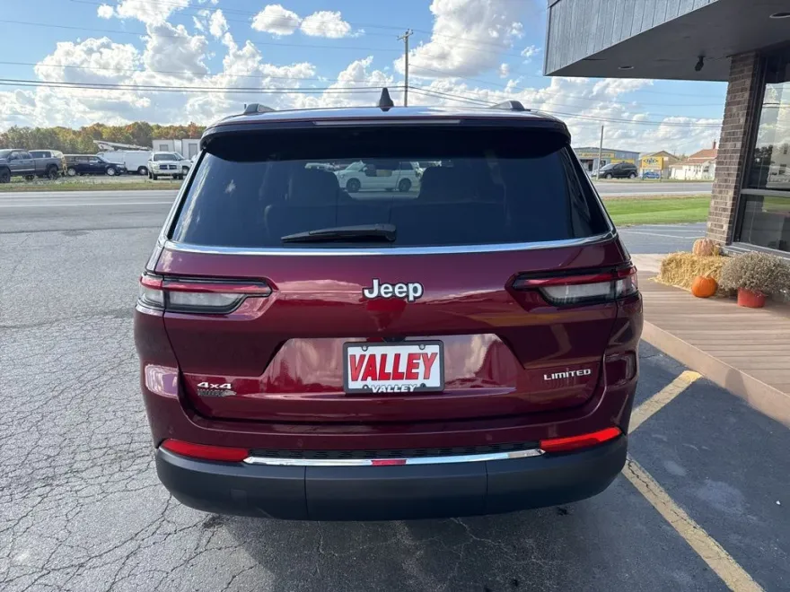 2025 Jeep Grand Cherokee Limited photo 1