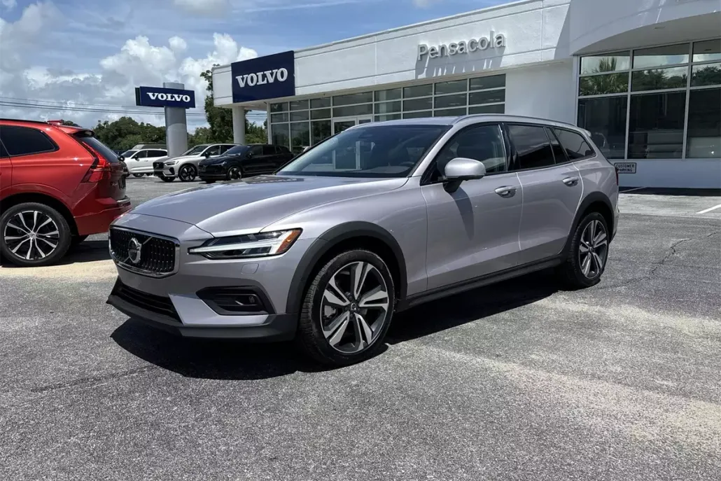 2026 Volvo V60 Cross Country B5 Plus photo 1