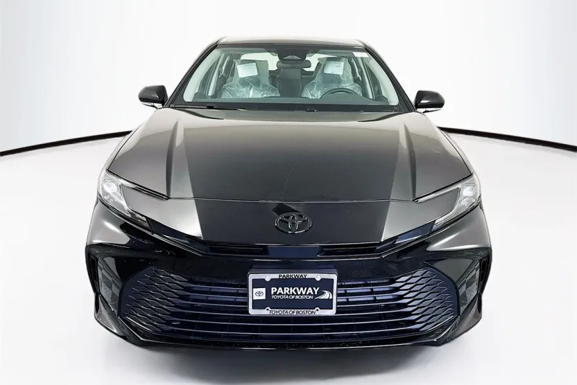 2026 Toyota Camry LE photo 1