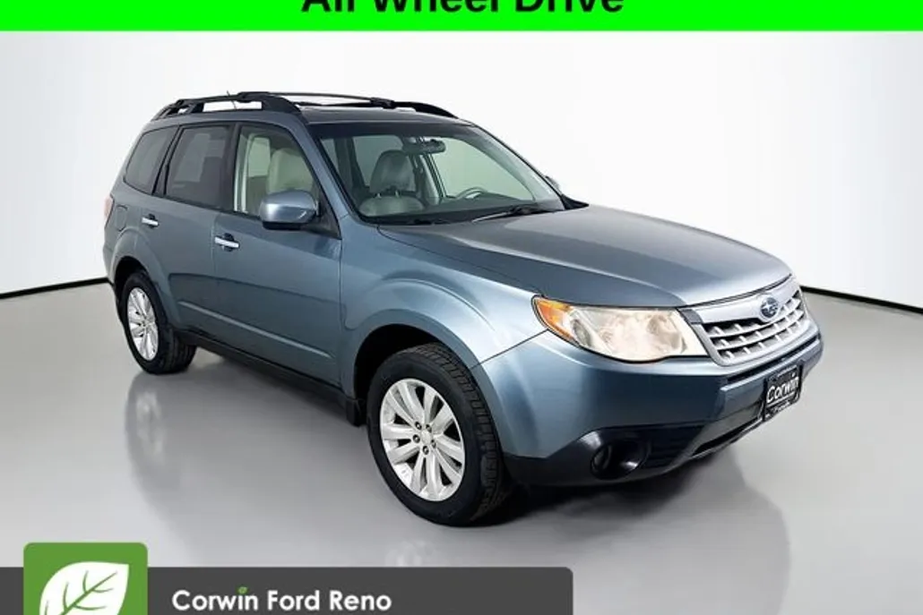 2013 Subaru Forester 2.5X Limited photo 1
