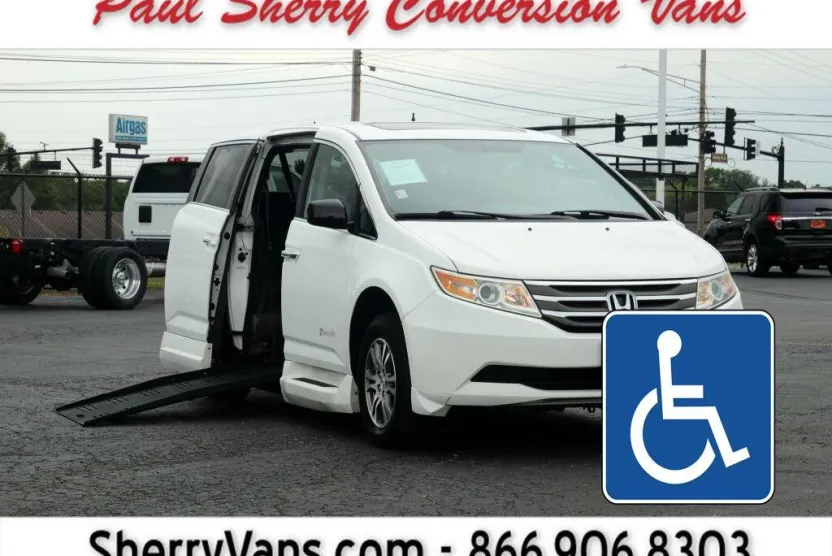 2013 Honda Odyssey EX-L photo 1