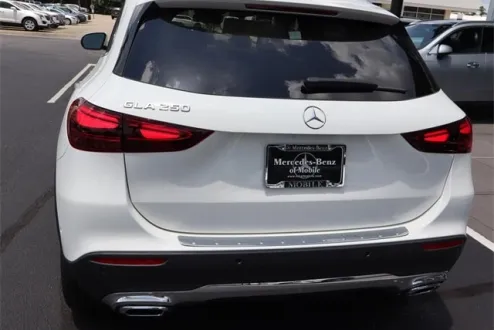 2025 Mercedes Benz GLA 250 photo 3