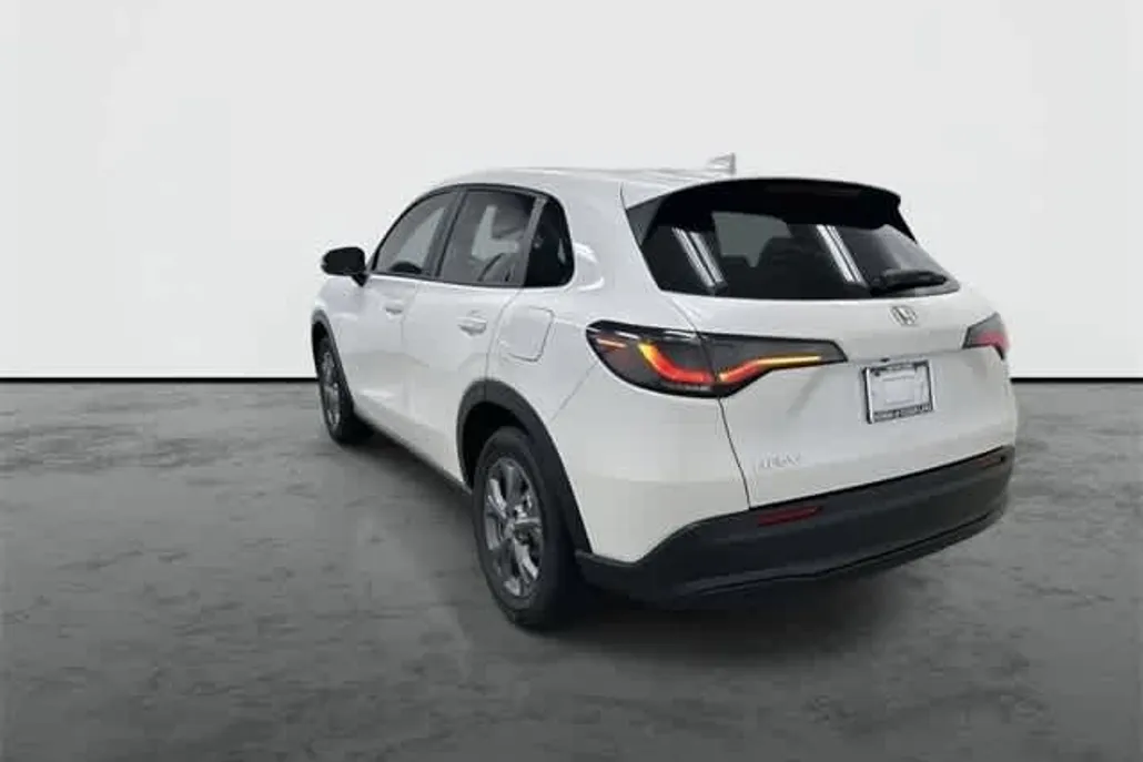 2026 Honda HR-V LX photo 1