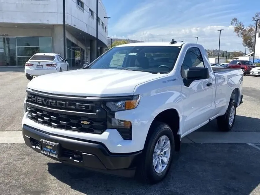 2025 Chevrolet Silverado 1500 photo 1