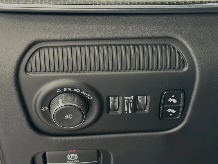 2024 Jeep Grand Wagoneer L photo 26