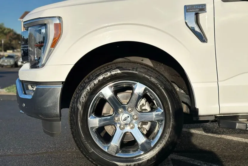 2022 Ford F-150 Lariat photo 1