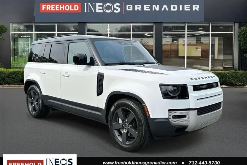 2022 Land Rover Defender SE photo 1