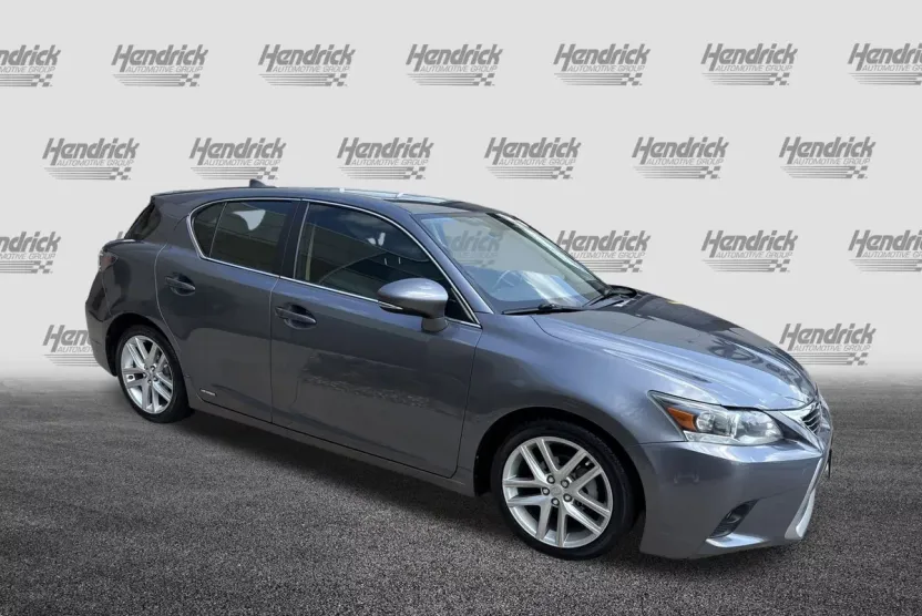 2015 Lexus CT 200h photo 1